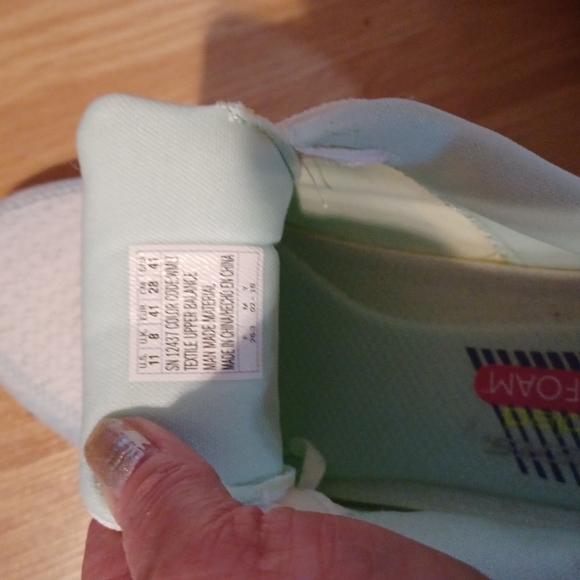 Women's Sketcher runners - Picture 5 of 6